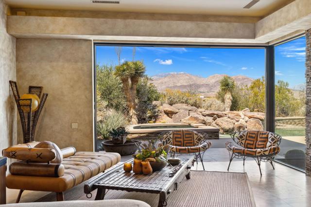50741 Desert Arroyo Trail, Indian Wells CA: https://media.crmls.org/mediaz/08c94c45-f097-4c58-bc8c-a0e22d3552ff.jpg