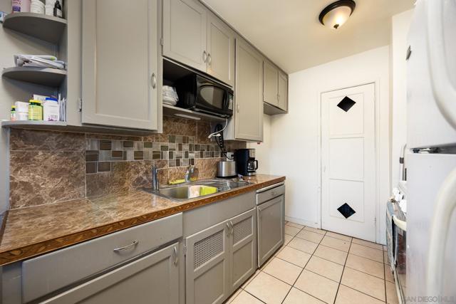 Image 21 of 32 For 3833 42nd St