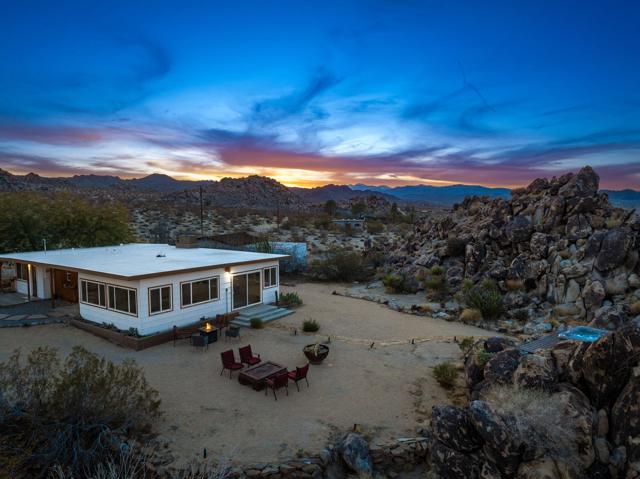 66425 Foothill Drive Drive, Joshua Tree CA: https://media.crmls.org/mediaz/08cadebb-0c9f-4b1c-a4ec-05aa76d32421.jpg