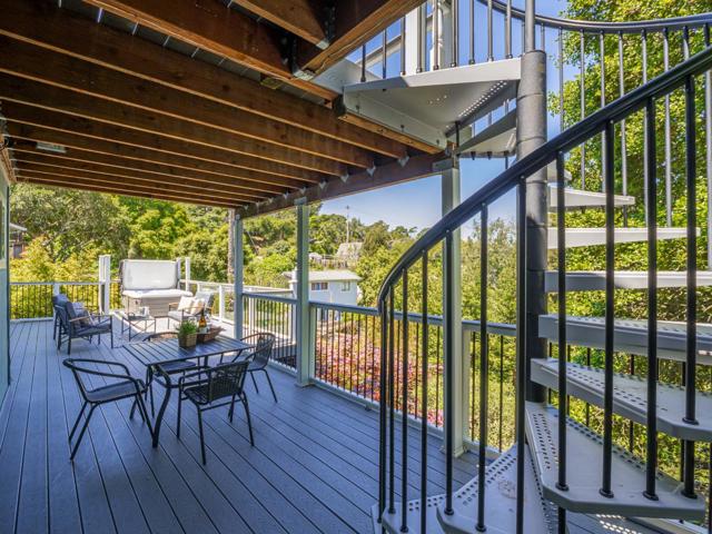 609 Encino Drive, Aptos CA: https://media.crmls.org/mediaz/08cc5b0a-22ad-4ba6-8060-02d01add45d2.jpg