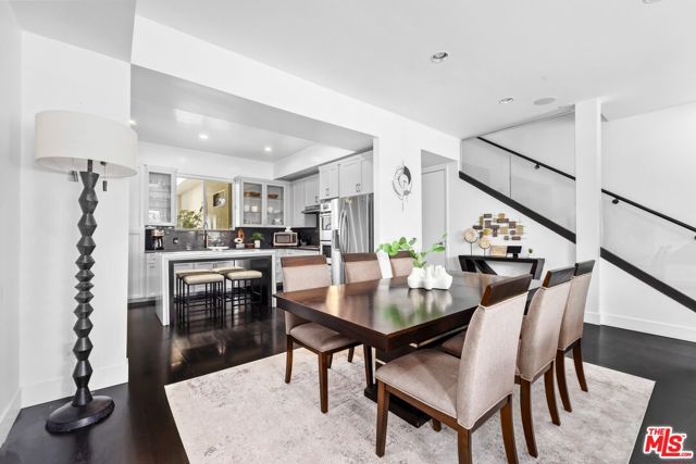 32 Galleon Street, Marina del Rey CA: https://media.crmls.org/mediaz/08cc8cf6-e292-4f84-80c5-c494eea5f6d8.jpg