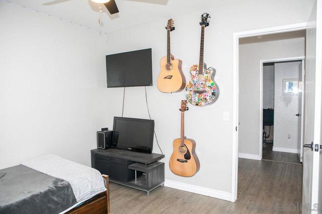 1419 Hummingbird Way, Hemet CA: https://media.crmls.org/mediaz/08cd24b5-fc3b-466c-a455-94a6221e6b2f.jpg