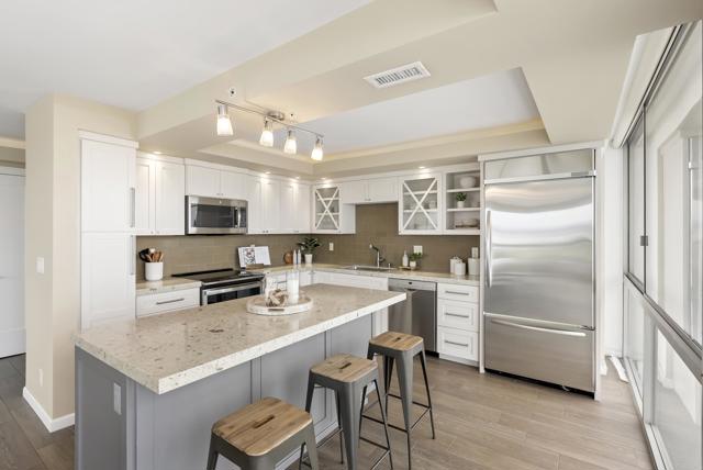 Detail Gallery Image 7 of 36 For 1810 Avenida Del Mundo #1504,  Coronado,  CA 92118 - 2 Beds | 2 Baths