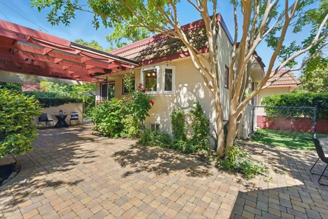 435 Edgewood Road, Redwood City CA: https://media.crmls.org/mediaz/08ce4286-b697-49f9-934d-bc6c478ada4a.jpg