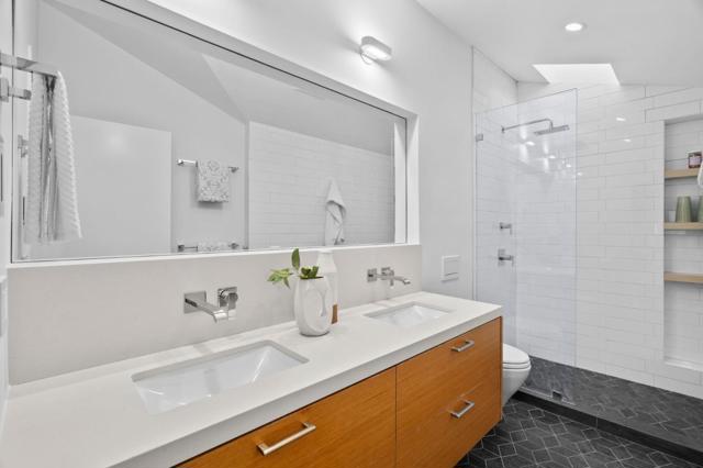 628 8th Avenue, Menlo Park CA: https://media.crmls.org/mediaz/08ce4bf2-b460-4645-bc08-827d76baa474.jpg