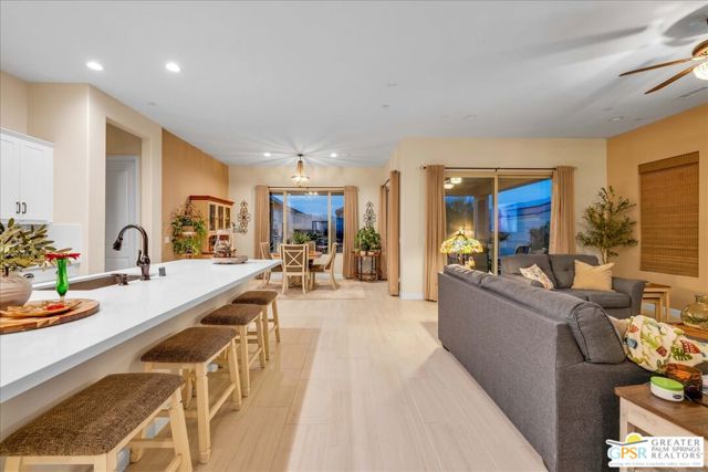 28 Chablis, Rancho Mirage CA: https://media.crmls.org/mediaz/08cea2ac-c11e-4f61-8ee9-6c7b5bceaf39.jpg