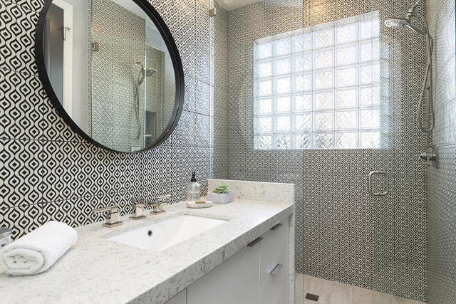 1311 Fuego Circle, Palm Springs CA: https://media.crmls.org/mediaz/08cf80fa-6709-4ba7-93ac-20433eebfe1b.jpg