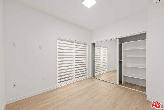 1187 CRENSHAW Boulevard, Los Angeles CA: https://media.crmls.org/mediaz/08cfb528-0aee-48d9-822d-1a679d55fff2.jpg