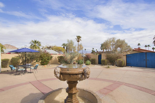 52404 Avenida Rubio, La Quinta CA: https://media.crmls.org/mediaz/08cfcbaa-c203-4a68-92ad-a77e7ddd3cd8.jpg