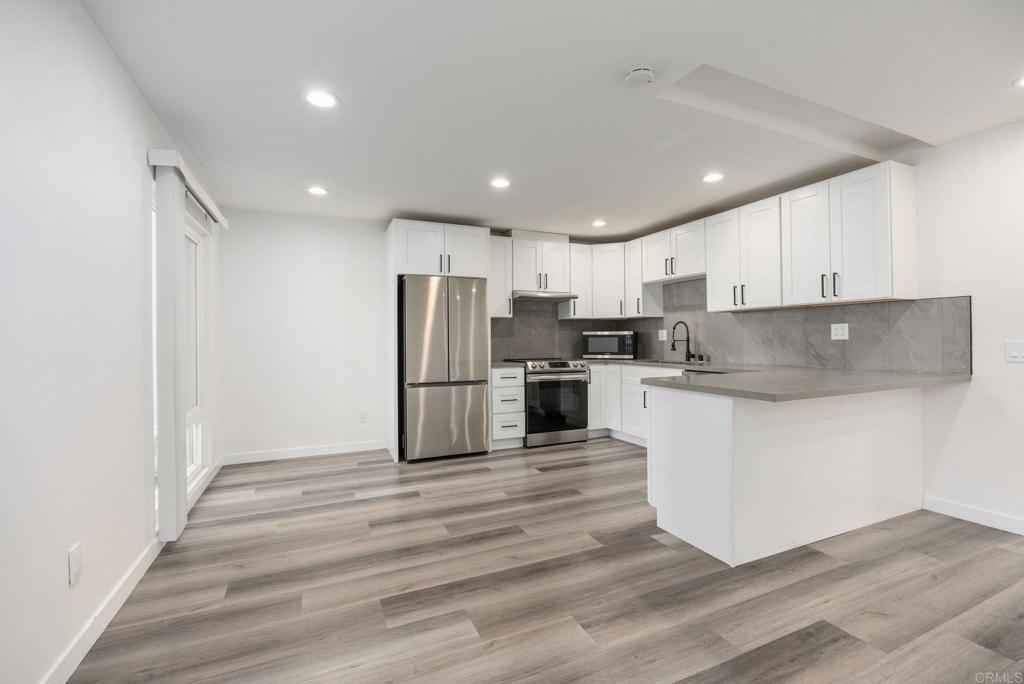 1817 Grand Avenue - photo 9