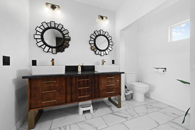 12953 Carriage Rd, Poway CA: https://media.crmls.org/mediaz/08d127e2-b28e-4977-96b7-e6e354c56e07.jpg