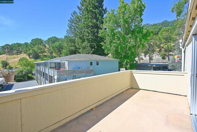 1316 Rockledge Ln, Walnut Creek CA: https://media.crmls.org/mediaz/08d1a704-c0bb-4c0c-bc3c-f441fc139bba.jpg