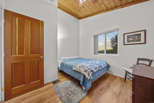 35465 Sunset Lane, Julian CA: https://media.crmls.org/mediaz/08d2e8e3-3996-4b9c-a0ae-95e38818e2d7.jpg