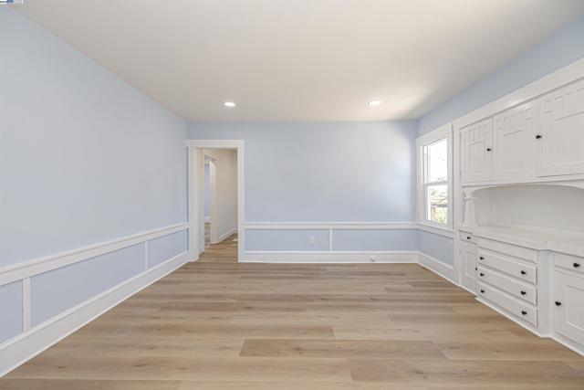 4015 SAN JUAN ST, Oakland CA: https://media.crmls.org/mediaz/08d2eb9d-a843-4602-bd5c-bb032e3914f8.jpg