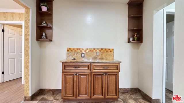 7516 Oakdale Avenue, Winnetka CA: https://media.crmls.org/mediaz/08d34263-e3a5-4546-8ae5-ef317ff6e198.jpg