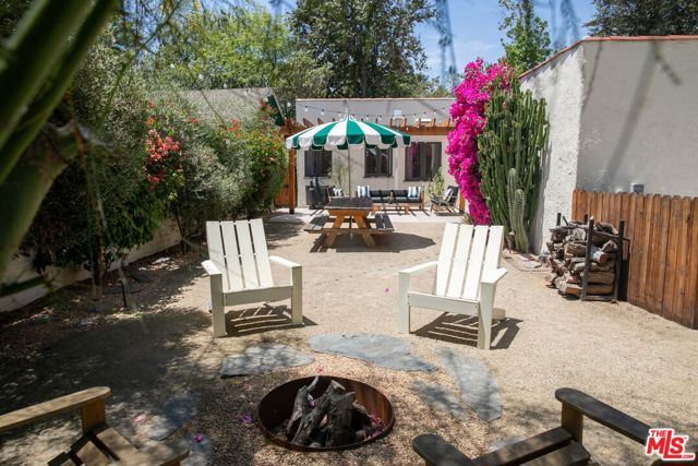 898 N Chester Avenue, Pasadena CA: https://media.crmls.org/mediaz/08d353d6-e16d-4041-b217-888704148ddc.jpg