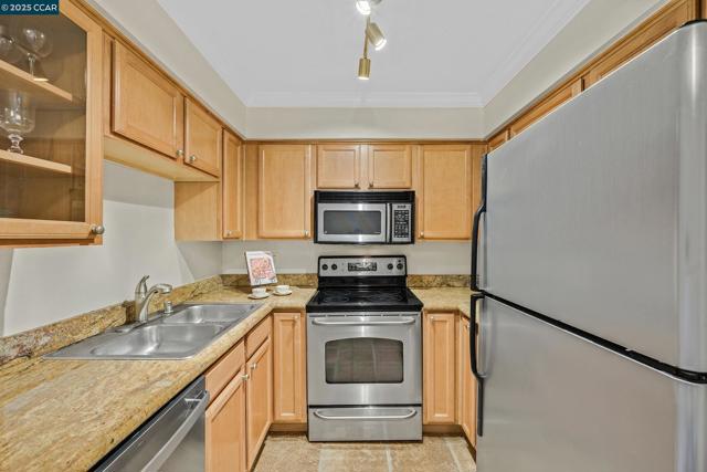 160 Eastridge Dr, San Ramon CA: https://media.crmls.org/mediaz/08d409d5-0a74-4365-aa1c-aaab090f4c42.jpg