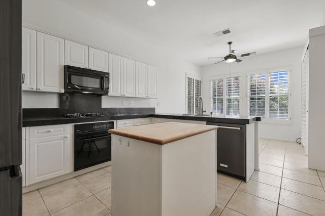 245 Strada Nova, Palm Desert, CA 92260