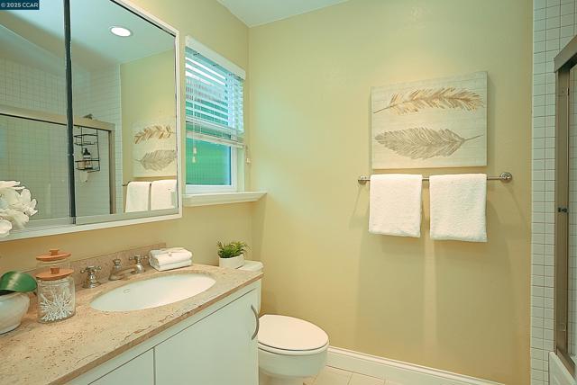 911 Sousa Drive, Walnut Creek CA: https://media.crmls.org/mediaz/08d45afc-e90e-467f-b8c9-04ccaa2249fe.jpg