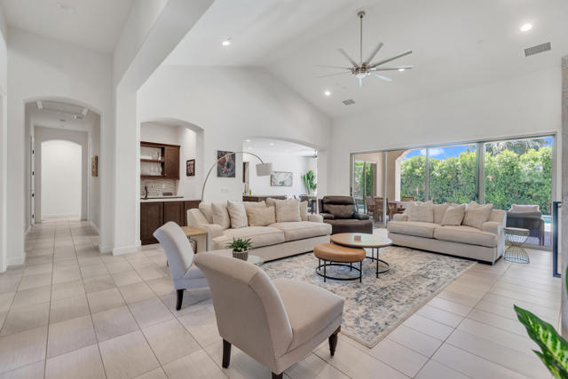 Image 15 of 36 For 81805 Four Seasons Place