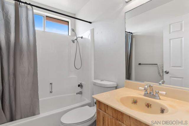 3607 Frenzel Cirl, Oceanside CA: https://media.crmls.org/mediaz/08d463fc-9f12-463a-a209-8f4ccd55d9f5.jpg