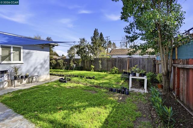 1990 Sunshine Dr, Concord CA: https://media.crmls.org/mediaz/08d46e6d-edfc-4b47-8a36-b89a052de657.jpg