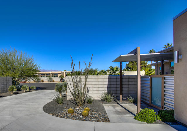 1153 Solace Court, Palm Springs CA: https://media.crmls.org/mediaz/08d50cc4-5d6f-4830-b954-a9b8ad8a0579.jpg