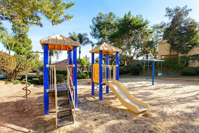 Detail Gallery Image 42 of 43 For 1715 Landing Dr, Vista,  CA 92081 - 3 Beds | 2/1 Baths