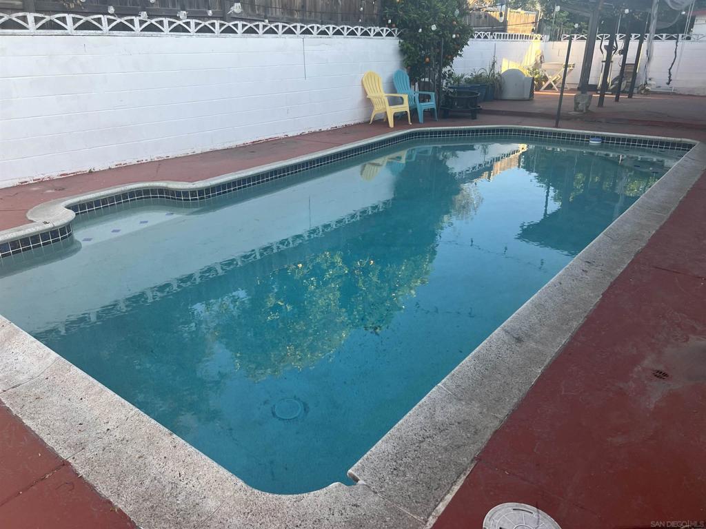 https://media.crmls.org/mediaz/08d6652e-d446-4b5b-8d0e-738eb4307a09.jpg?preset=X-Large