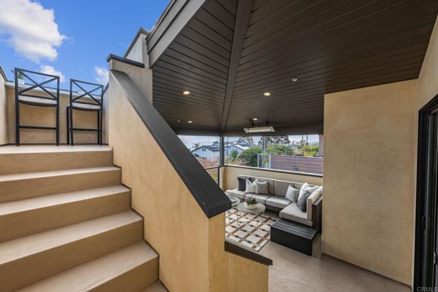 Detail Gallery Image 21 of 36 For 2172 Glasgow Ave, Cardiff By The Sea,  CA 92007 - 3 Beds | 3/1 Baths
