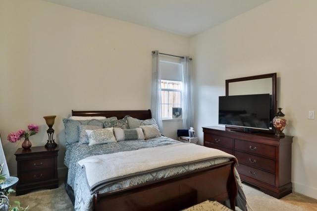 2102 White Oak Drive, Hollister CA: https://media.crmls.org/mediaz/08d69733-3c74-447b-8381-10e92ba818f1.jpg