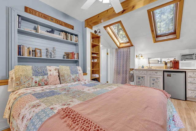 25585 Alderwood St Street, Idyllwild CA: https://media.crmls.org/mediaz/08d884e5-2788-4e43-b3d6-7046fafdae42.jpg