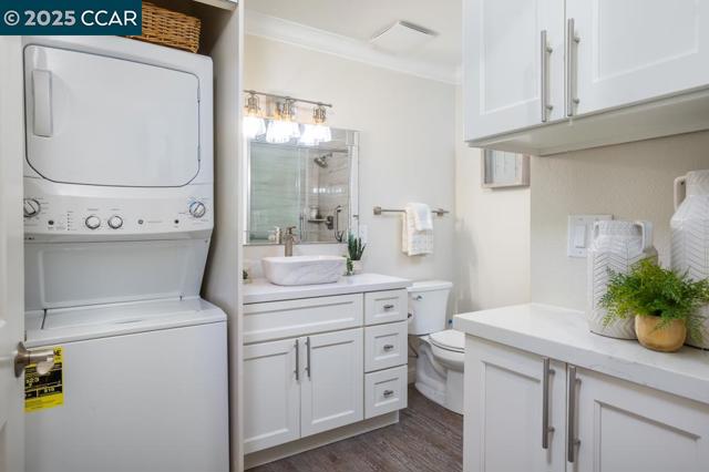 1115 Oakmont Dr, Walnut Creek CA: https://media.crmls.org/mediaz/08d91da2-8a08-4797-b1f3-b76d78311ea7.jpg