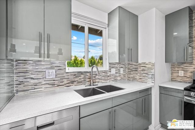3121 E Ventura Road, Palm Springs CA: https://media.crmls.org/mediaz/08d9c15f-2602-49f4-aeeb-685505cb47ab.jpg