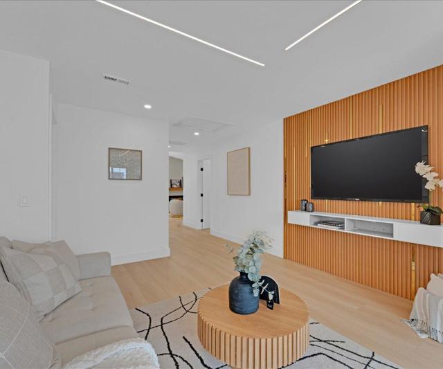 6932 Burning Tree Court, San Jose CA: https://media.crmls.org/mediaz/08da9823-9fa4-4f18-b4bf-0cf211140c48.jpg