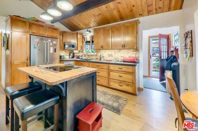 1241 Redwood Drive, Big Bear City, California 92314, 3 Bedrooms Bedrooms, ,2 BathroomsBathrooms,Single Family Residence,For Sale,Redwood,23325411