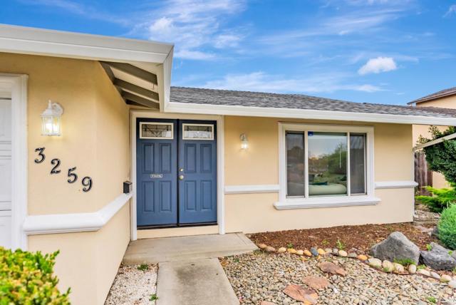 3259 San Carvante Way, Union City CA: https://media.crmls.org/mediaz/08db0c6b-7f63-4da4-b5ed-d2a7bb85d061.jpg