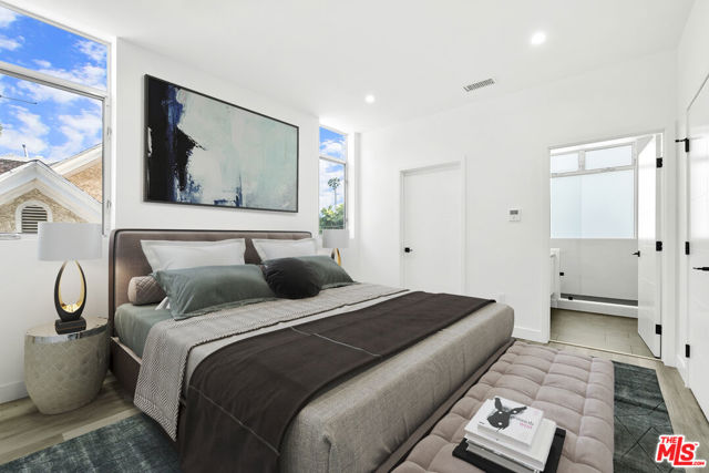 421 S Wilton Place, Los Angeles CA: https://media.crmls.org/mediaz/08db3054-d271-46b4-9ff8-be2c5a9fa8e7.jpg