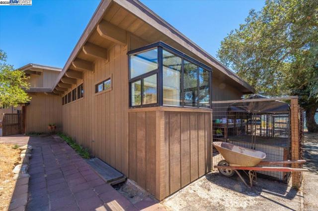 15335 Via Los Tulares, Carmel Valley CA: https://media.crmls.org/mediaz/08db886d-2539-4099-aa23-d910ba330060.jpg