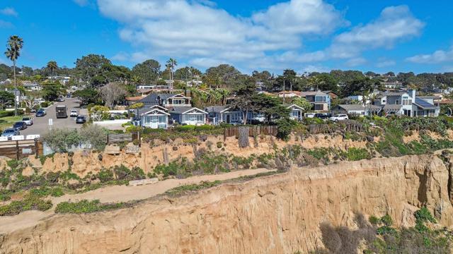 931 Ocean Ave, Del Mar CA: https://media.crmls.org/mediaz/08dc82fe-869f-4494-bdd1-55477041f93f.jpg