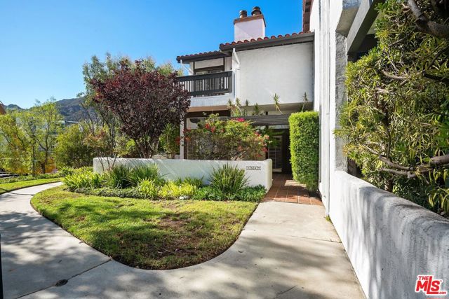 Drew Fenton | 1547 Palisades Drive Pacific Palisades CA | MLS: 7475978