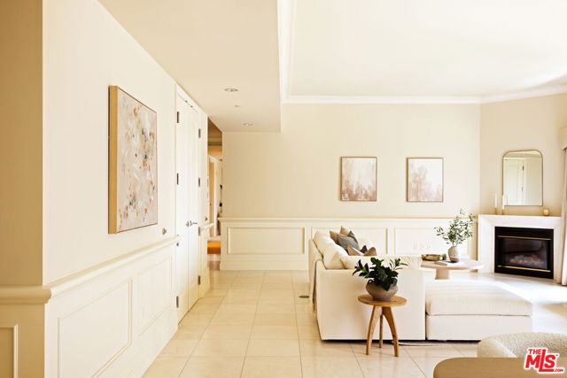 10727 Wilshire Boulevard, Los Angeles CA: https://media.crmls.org/mediaz/08dcb8f7-3679-4e19-b988-2ff253600986.jpg