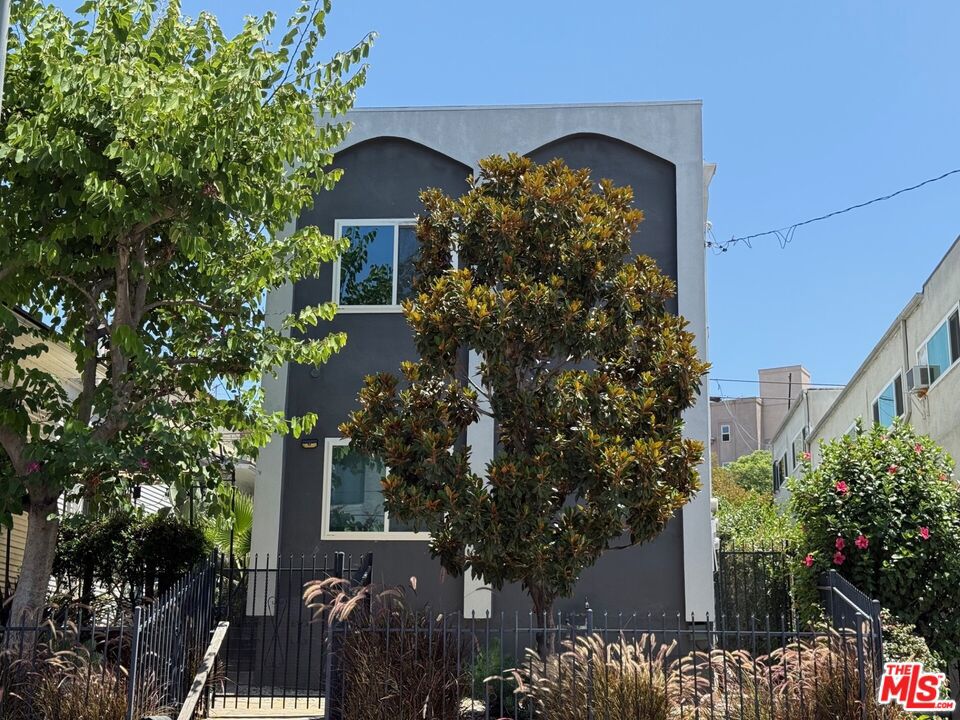 648 N Grand Avenue #650
