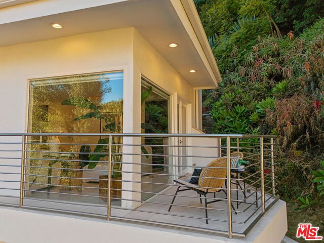 3111 Belden Drive, Los Angeles CA: https://media.crmls.org/mediaz/08de04f3-0898-41af-adbb-8d05c91b83c3.jpg