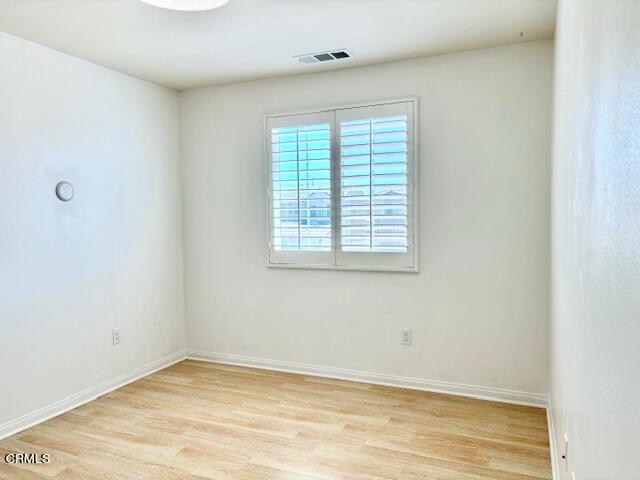 561 Whalen Way, Oxnard CA: https://media.crmls.org/mediaz/08de37e5-02b9-41f0-8ad9-8e5b49f985d6.jpg