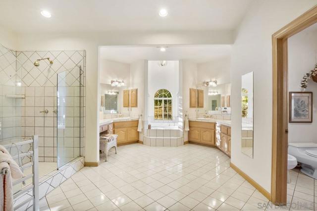 17601 Valle Verde Rd, Poway, California 92064, 4 Bedrooms Bedrooms, ,3 BathroomsBathrooms,Single Family Residence,For Sale,Valle Verde Rd,250016908SD