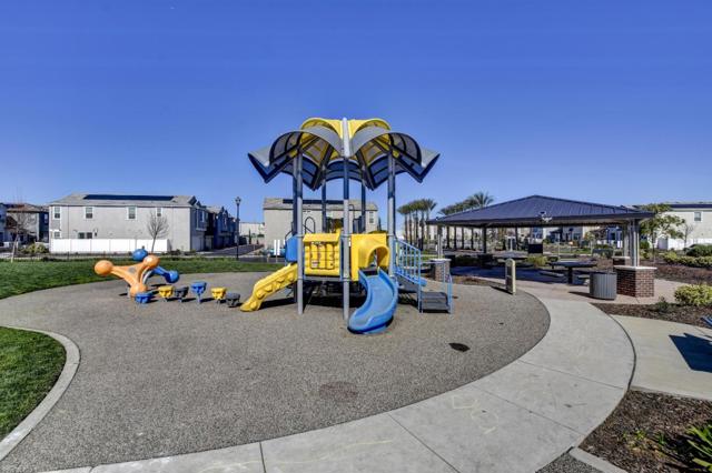 3515 Sparrow Court, West Sacramento CA: https://media.crmls.org/mediaz/08df8f50-4b30-4da3-8e08-c50354cbf443.jpg