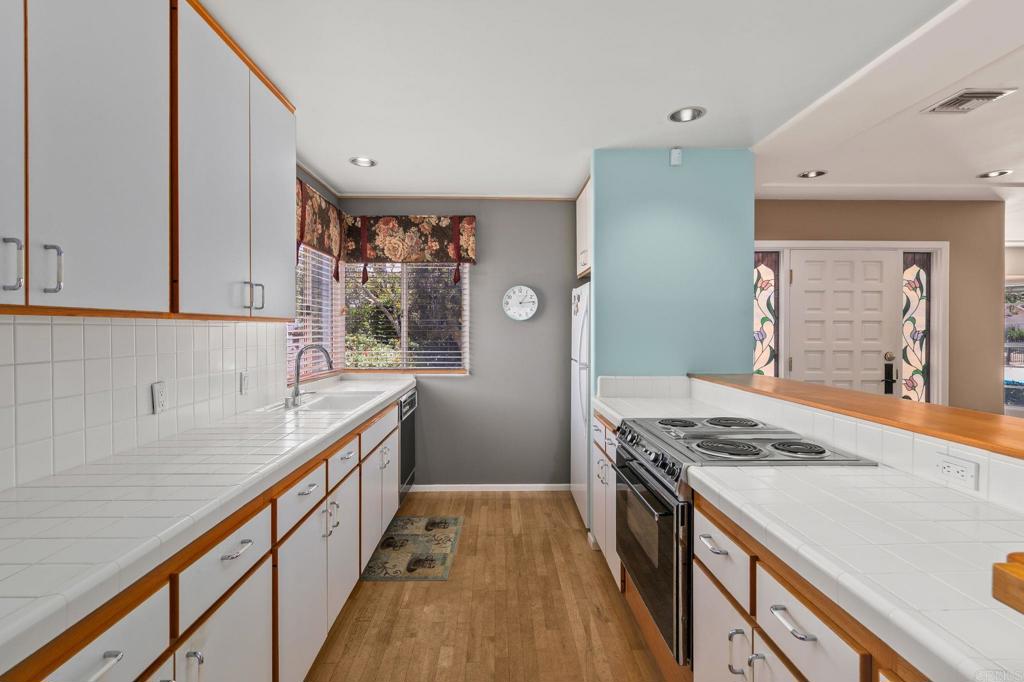 2853 Dove Street - photo 13