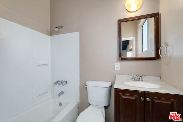 5633 Cedarglen Drive, Azusa CA: https://media.crmls.org/mediaz/08e190ae-0c56-491b-9b28-a78f51e15496.jpg