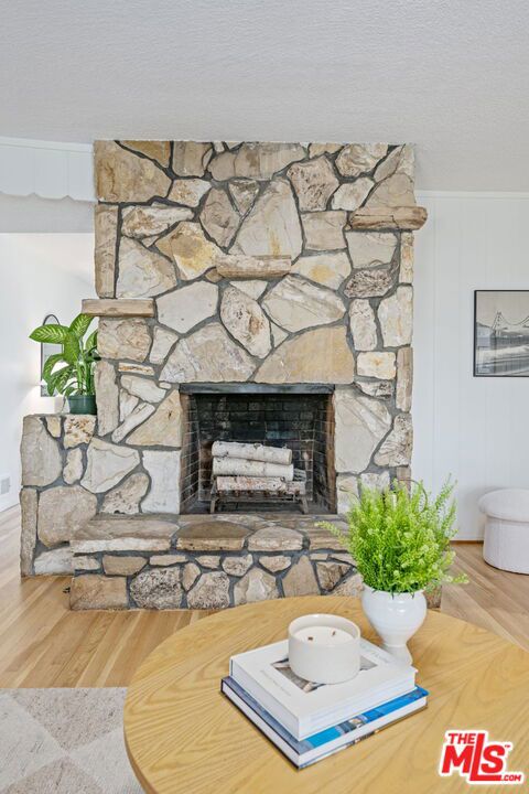 3228 Sagamore Way, Los Angeles CA: https://media.crmls.org/mediaz/08e1fab1-a73a-4db1-9bbe-c0cbafb575a7.jpg